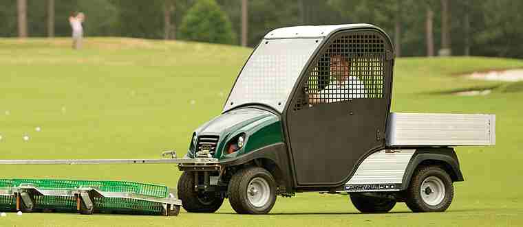 I veicoli utility Turf sono versatili, per i raccoglitori, la manutenzione dei campi da golf e molto altro.