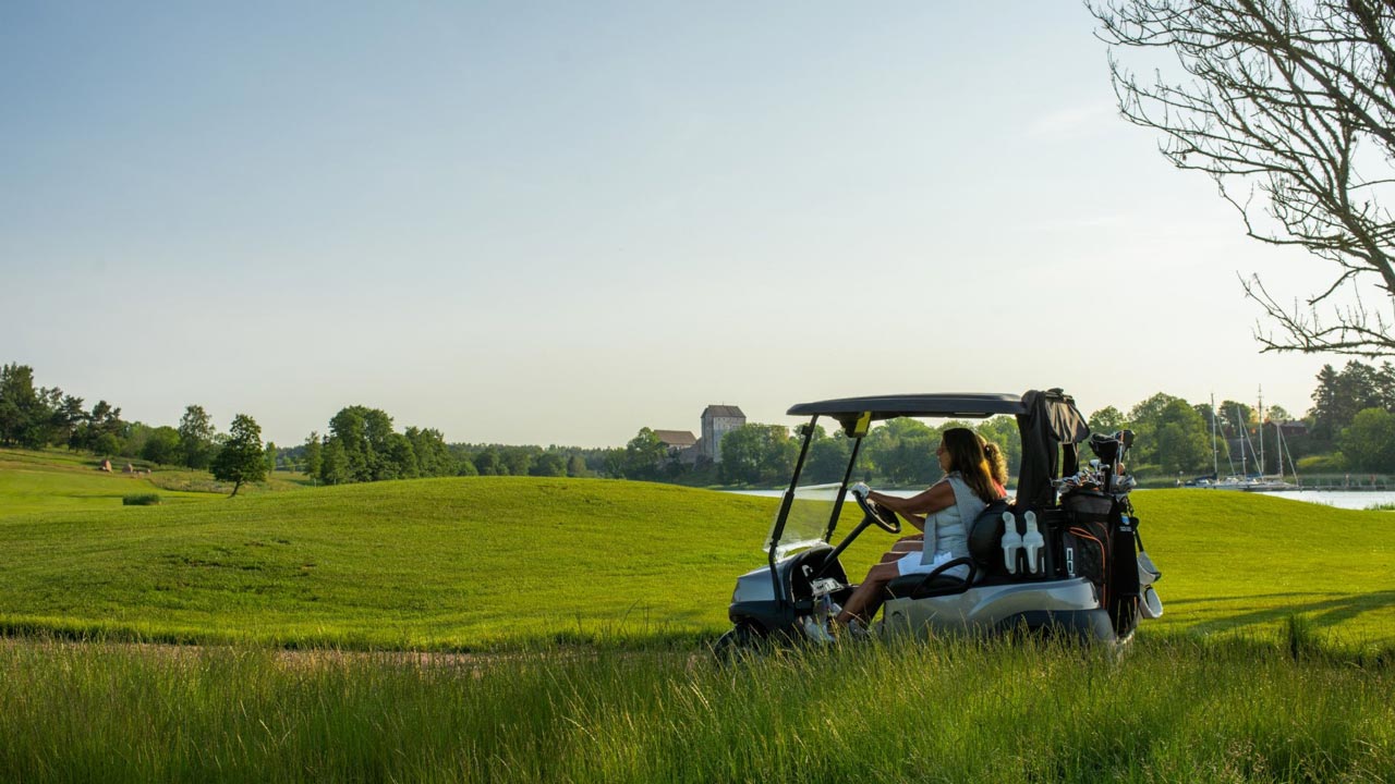 Tempo golf cart on golf course