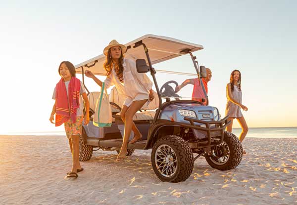 Carrito de golf para 6 pasajeros en la playa